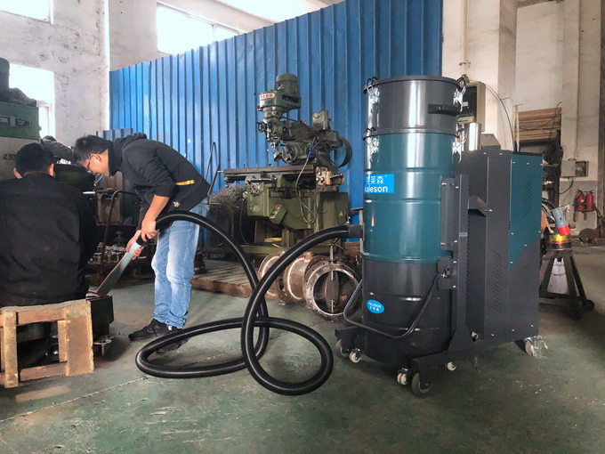 工業(yè)吸塵器帶靜電怎么處理？