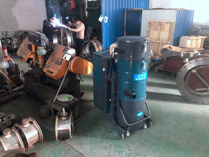 工業(yè)吸塵器不用時(shí)的注意事項(xiàng)