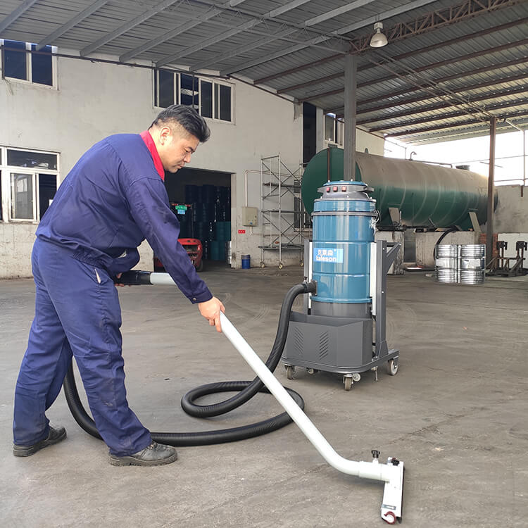 舊地坪改造中工業(yè)吸塵器的運(yùn)用 舊地坪改造中工業(yè)吸塵器的運(yùn)用