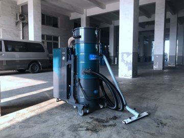 工業(yè)吸塵器使用時(shí)的注意事項(xiàng)