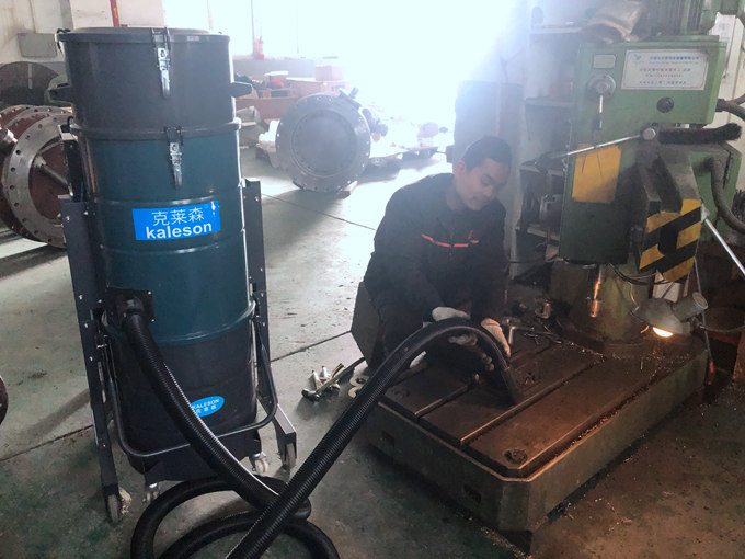 不同行業(yè)對工業(yè)吸塵設備的功能性要求也不相同 不同行業(yè)對工業(yè)吸塵設備的功能性要求也不相同